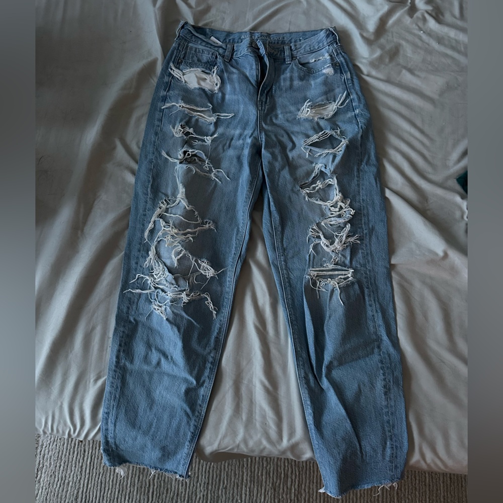 American Eagle Outfitters Women's High Rise Ripped Blue Jeans